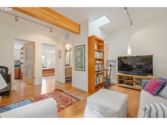 2847 FRIENDLY St, Eugene, OR 97405
