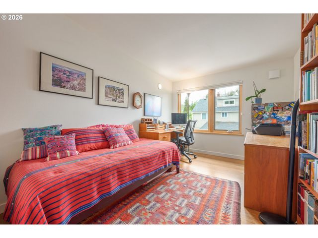 2847 FRIENDLY St, Eugene, OR 97405