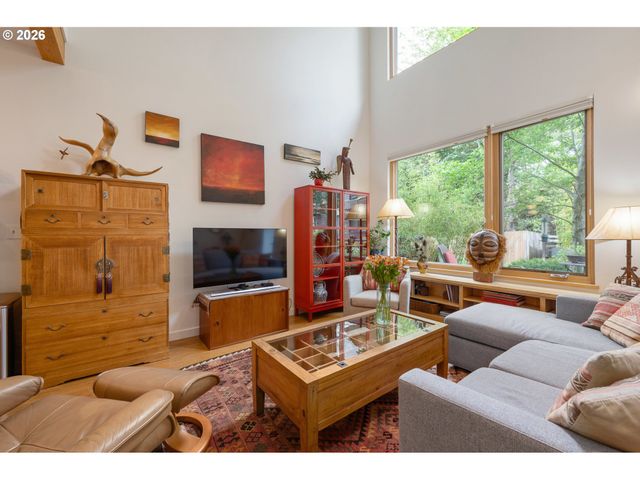 2847 FRIENDLY St, Eugene, OR 97405