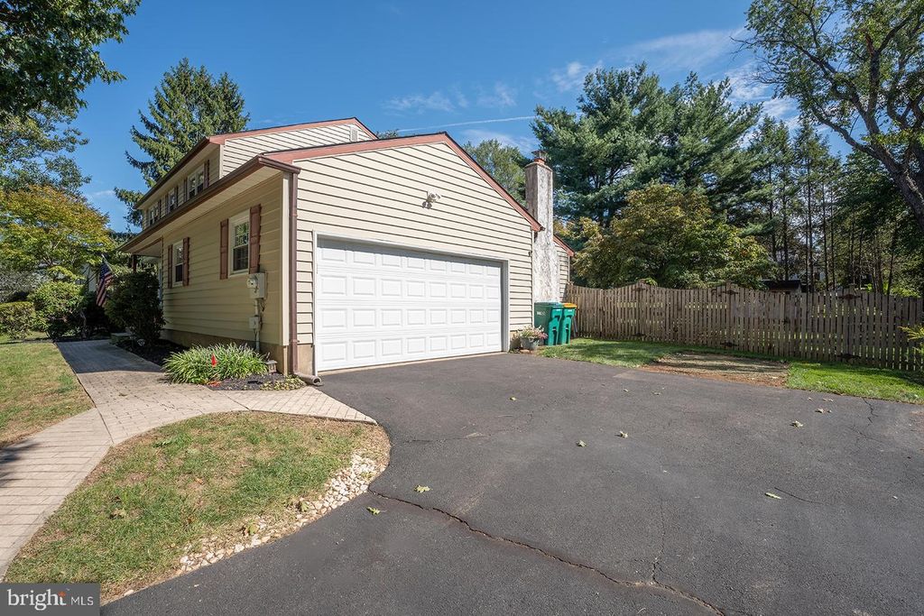 985 GAREY DR, YARDLEY, PA 19067 — photo 4