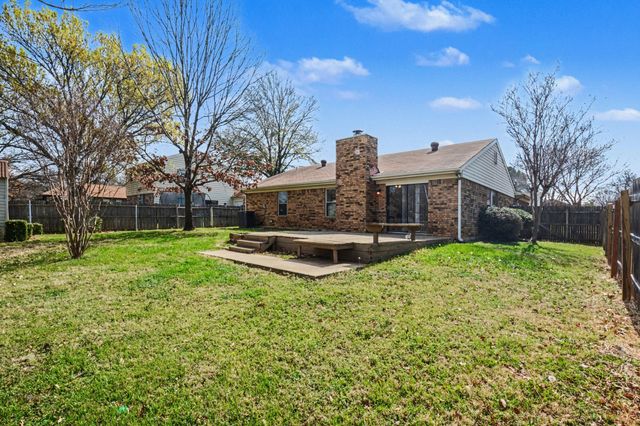 1024 S Riverside Drive, Grapevine, TX 76051