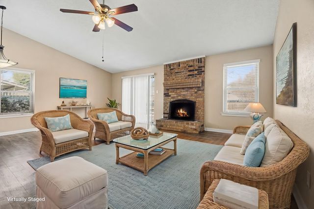 1024 S Riverside Drive, Grapevine, TX 76051