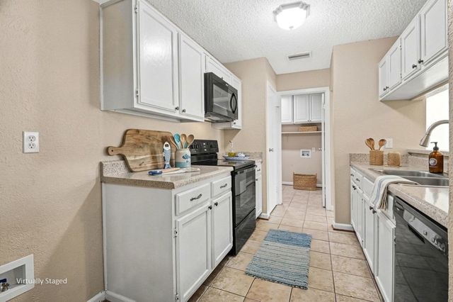 1024 S Riverside Drive, Grapevine, TX 76051