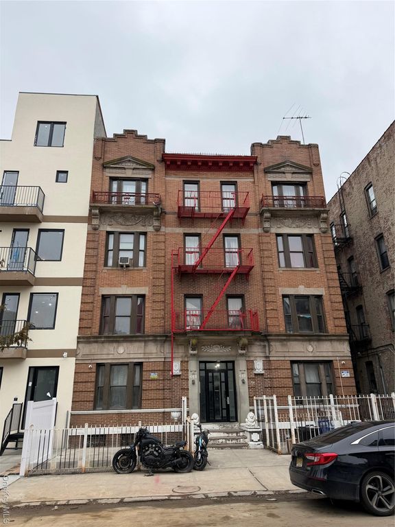 448 E 26th Street, Brooklyn, NY 11226