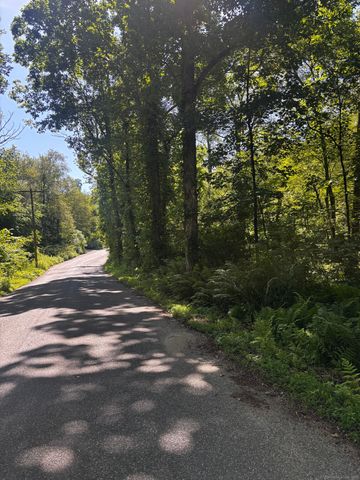 Drain Street, Hampton, CT 06427