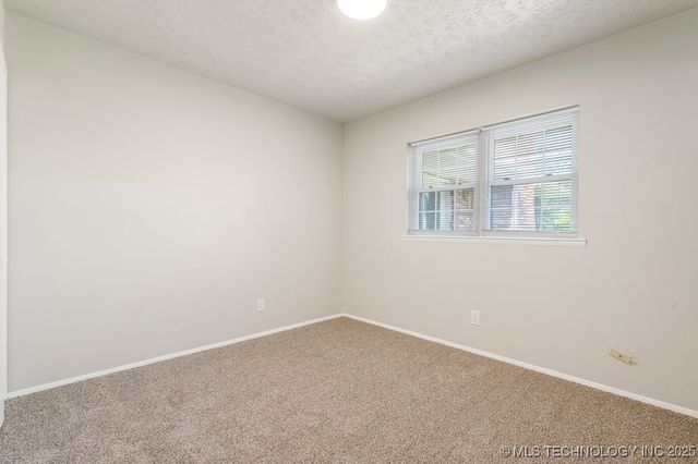 738 Winter Lane, Claremore, OK 74017