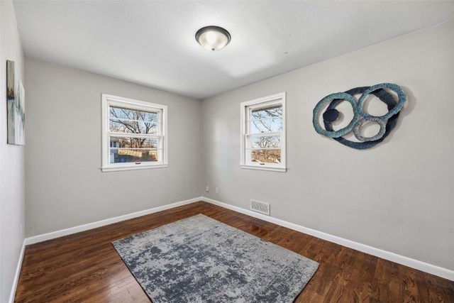 143 26th Street NW, Cedar Rapids, IA 52405