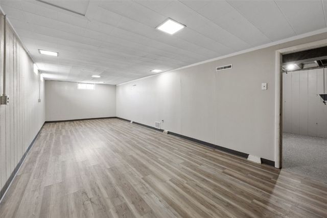 143 26th Street NW, Cedar Rapids, IA 52405