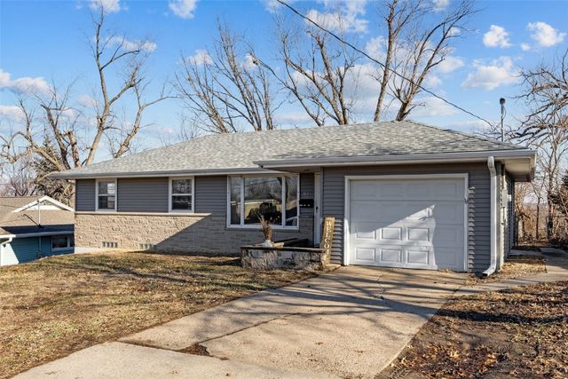 143 26th Street NW, Cedar Rapids, IA 52405