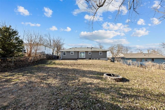 143 26th Street NW, Cedar Rapids, IA 52405