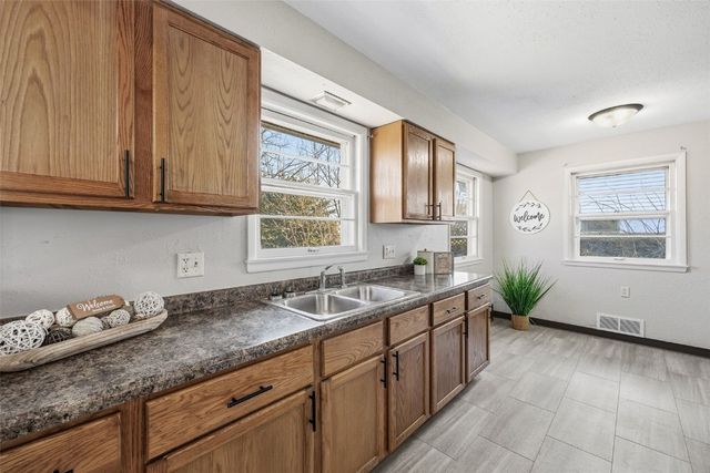 143 26th Street NW, Cedar Rapids, IA 52405