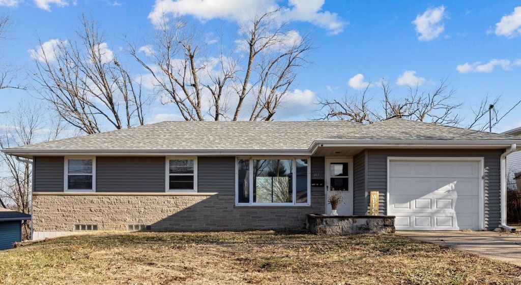 143 26th Street NW, Cedar Rapids, IA 52405