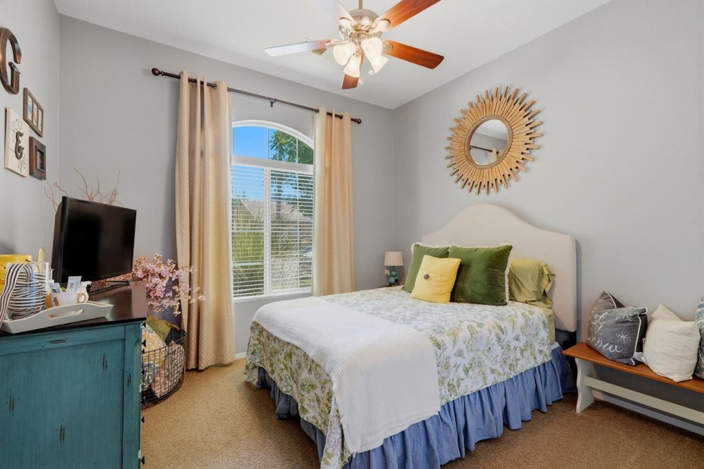 Image 15 of property listing at 1962 Iacovetti, Tulare, CA 93274