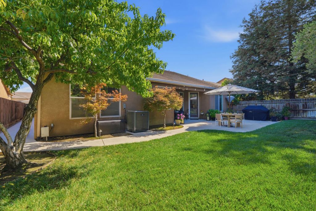 Image 49 of property listing at 1962 Iacovetti, Tulare, CA 93274