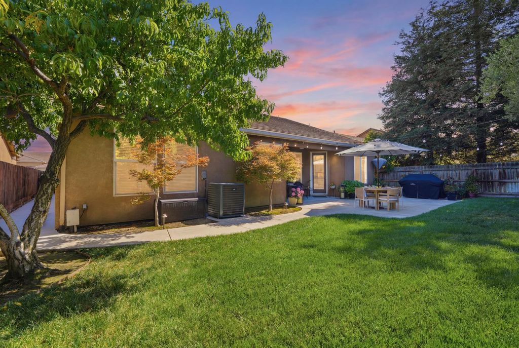 Image 50 of property listing at 1962 Iacovetti, Tulare, CA 93274