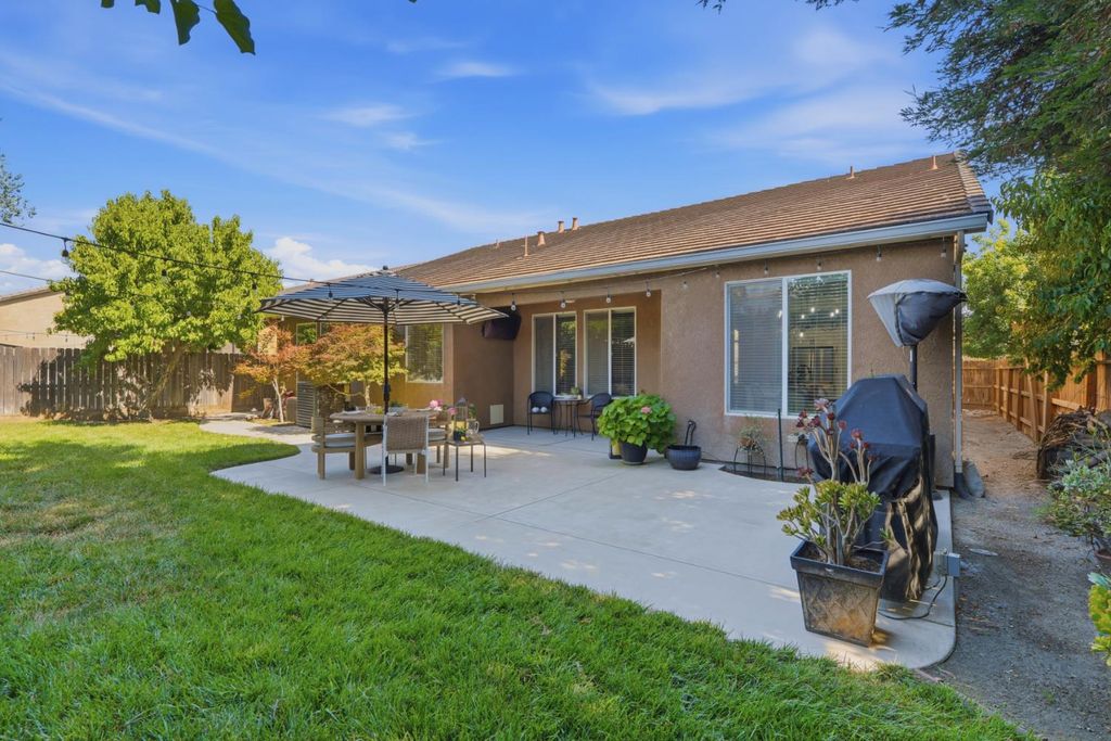 Image 53 of property listing at 1962 Iacovetti, Tulare, CA 93274