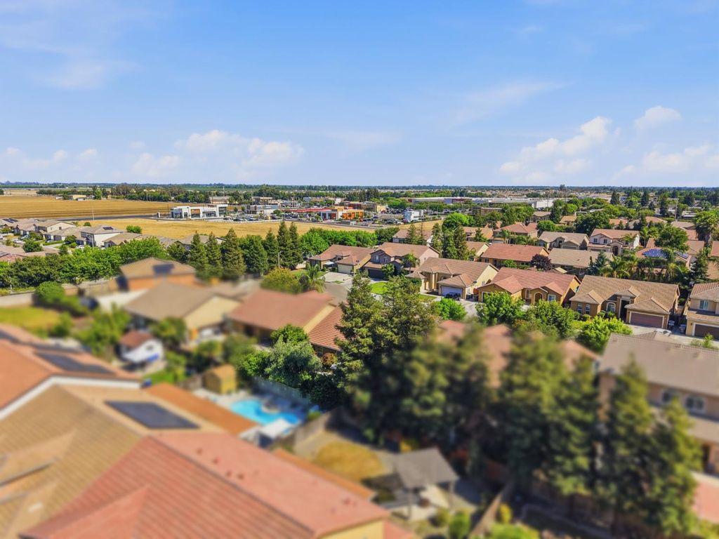 Image 55 of property listing at 1962 Iacovetti, Tulare, CA 93274