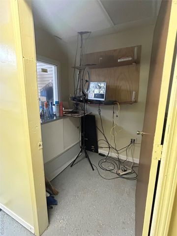 13657 Grand River Avenue, Detroit, MI 48227