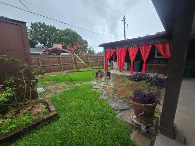 9802 Sagepike Drive, Houston, TX 77089