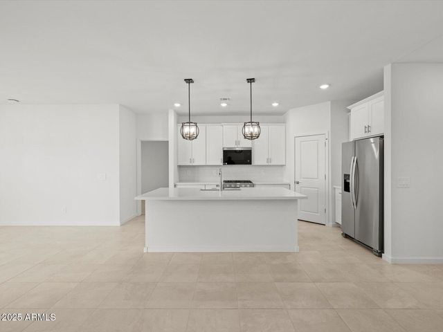 15921 W COTTONTAIL Lane, Surprise, AZ 85387