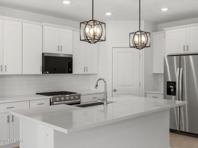 15921 W COTTONTAIL Lane, Surprise, AZ 85387