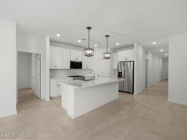 15921 W COTTONTAIL Lane, Surprise, AZ 85387