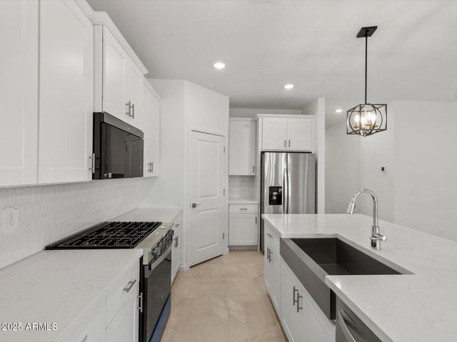 15921 W COTTONTAIL Lane, Surprise, AZ 85387