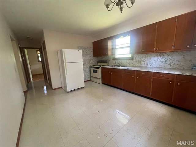 708 High Street, Marble Hill, MO 63764