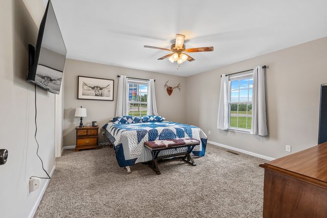 1310 Ray Broyles Rd, Sparta, TN 38583