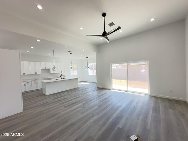 1819 S COCONINO Drive S, Apache Junction, AZ 85120