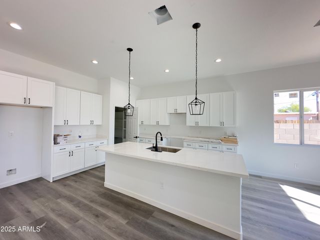 1819 S COCONINO Drive S, Apache Junction, AZ 85120