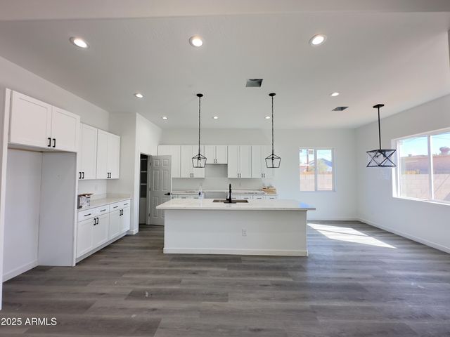 1819 S COCONINO Drive S, Apache Junction, AZ 85120