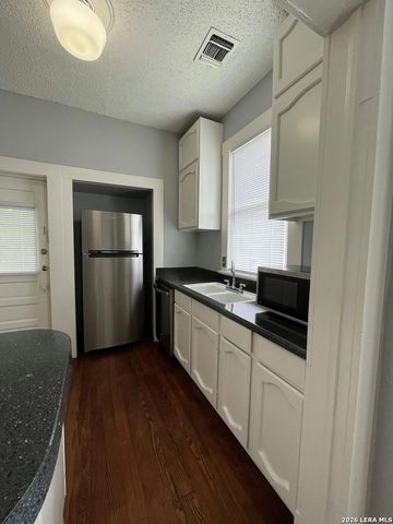 141 E Woodlawn Ave, San Antonio, TX 78212
