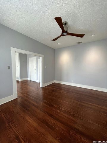 141 E Woodlawn Ave, San Antonio, TX 78212