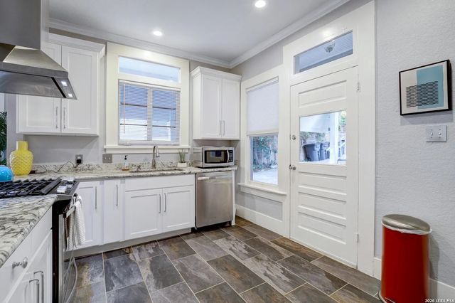 141 E Woodlawn Ave, San Antonio, TX 78212