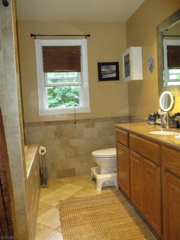 24 W Shore Dr, Vernon Twp., NJ 07462