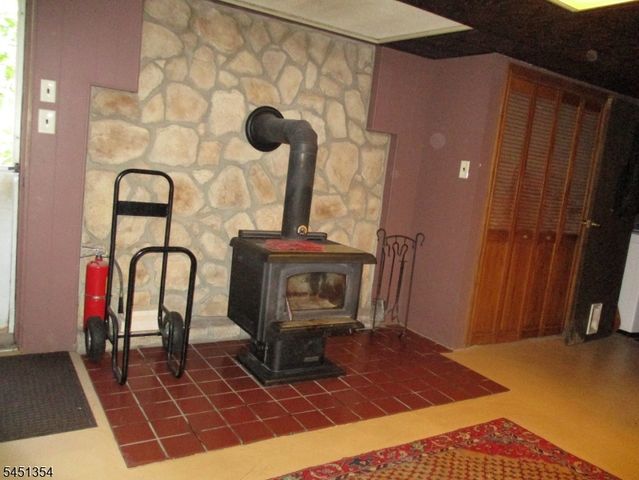 24 W Shore Dr, Vernon Twp., NJ 07462