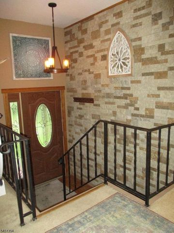 24 W Shore Dr, Vernon Twp., NJ 07462