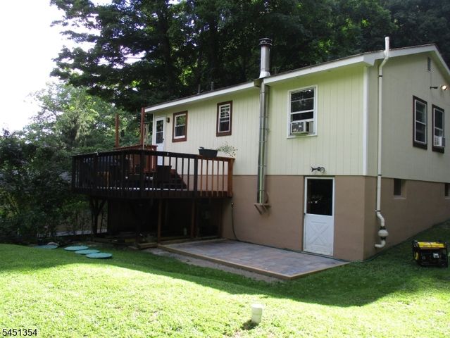 24 W Shore Dr, Vernon Twp., NJ 07462