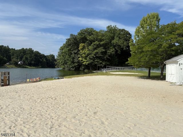 24 W Shore Dr, Vernon Twp., NJ 07462
