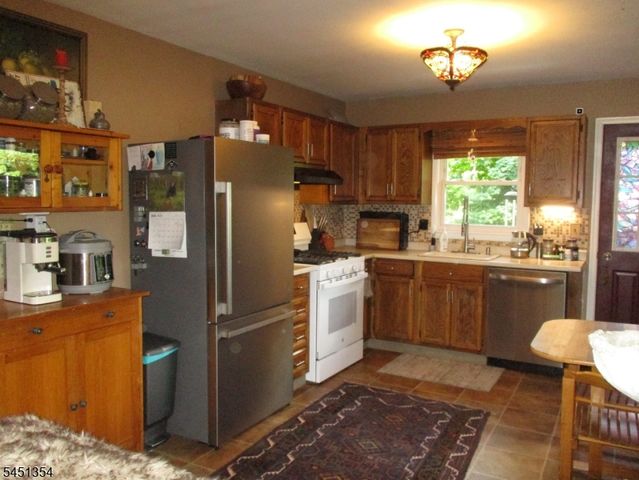 24 W Shore Dr, Vernon Twp., NJ 07462