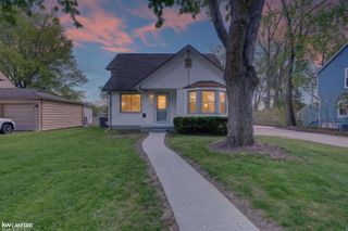 28000 Manhattan Street, St Clair Shores, MI 48081
