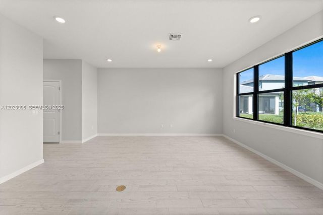 4492 Tacoma Park Dr, Oakland Park, FL 33309