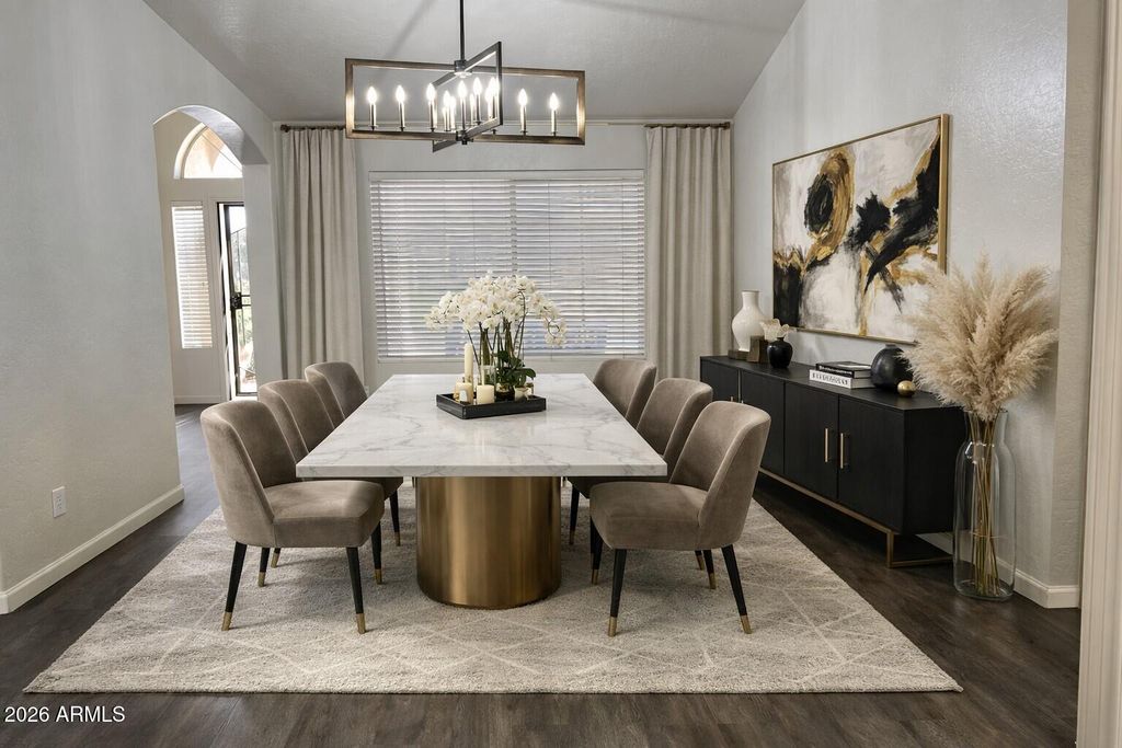 910 S PARADISE Drive, Gilbert, AZ 85233