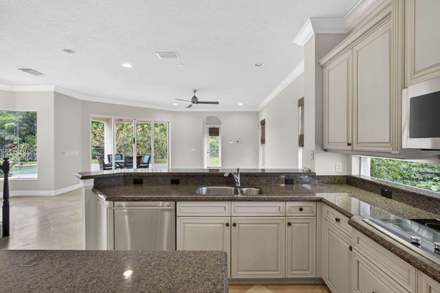 625 Glenfield Way, Royal Palm Beach, FL 33411
