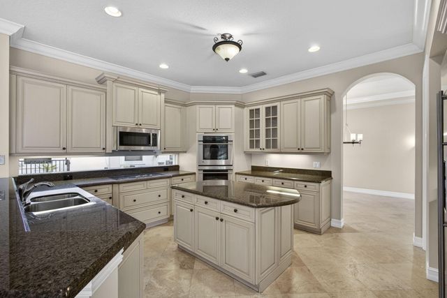 625 Glenfield Way, Royal Palm Beach, FL 33411