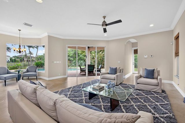 625 Glenfield Way, Royal Palm Beach, FL 33411