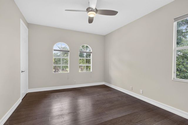 625 Glenfield Way, Royal Palm Beach, FL 33411