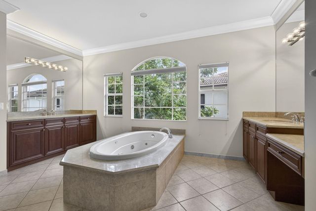 625 Glenfield Way, Royal Palm Beach, FL 33411