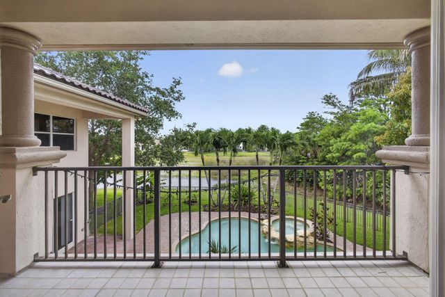 625 Glenfield Way, Royal Palm Beach, FL 33411